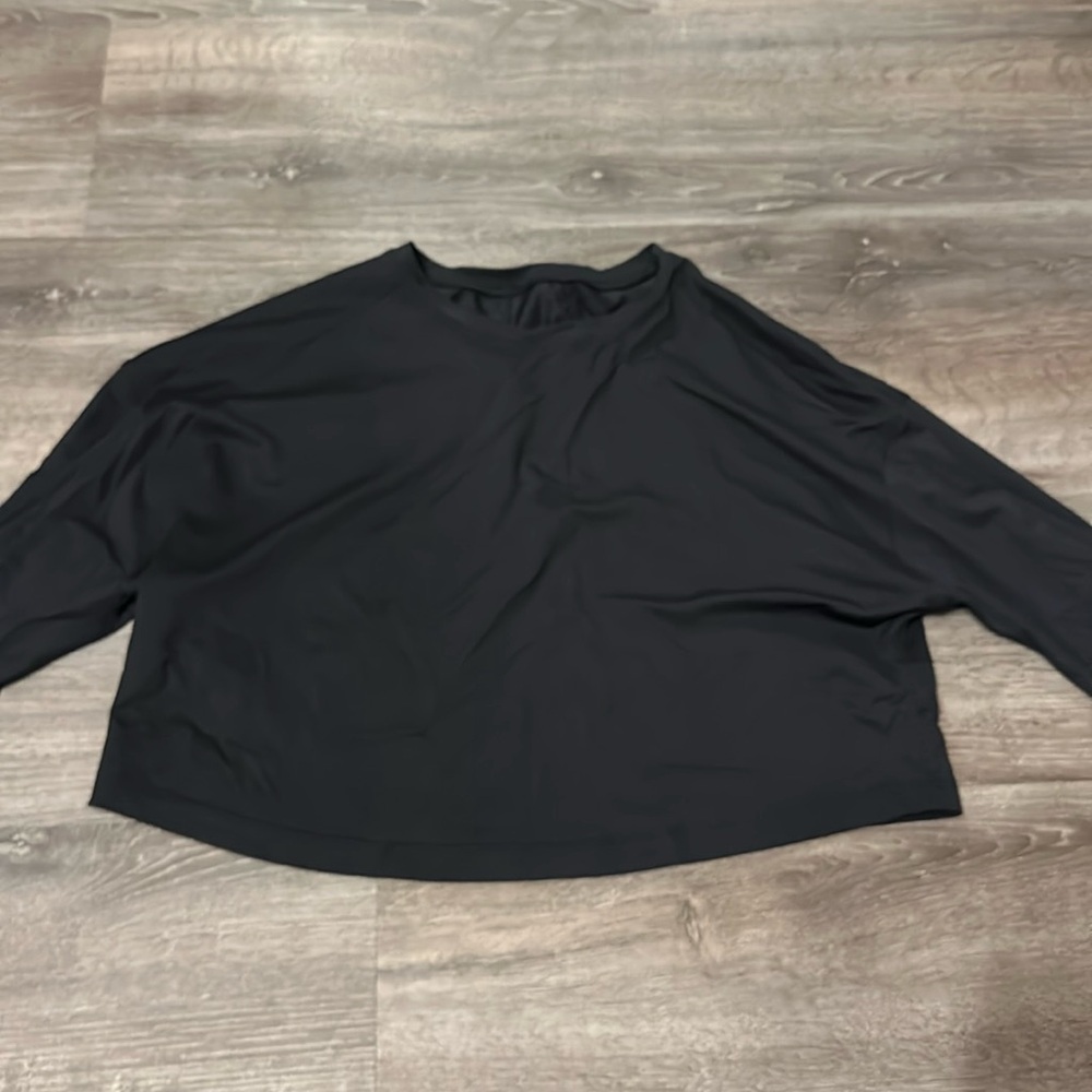 Lululemon Muscle Love Cropped Long Sleeve Wicking Athletic size 2